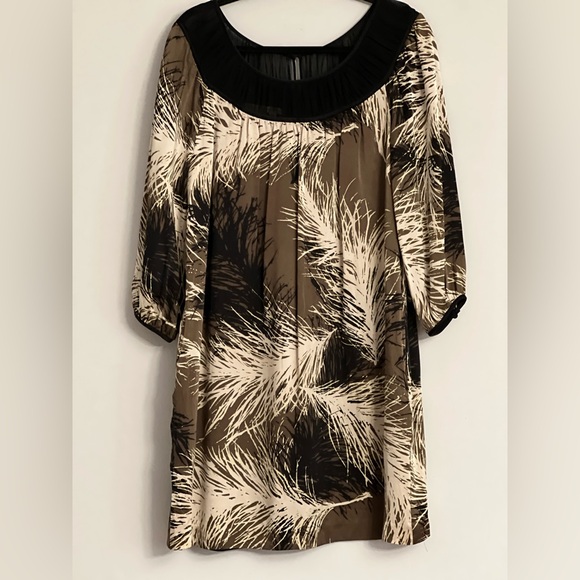 Maggy London Dresses & Skirts - Maggy London Elegant Silk Dress